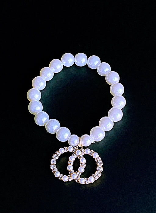 Pearl Circle Charm Stretch Bracelet